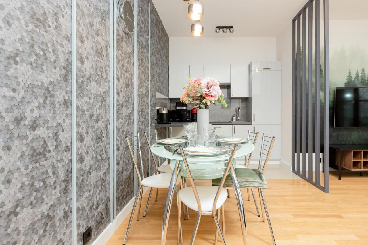 Park Arkadia Apartment With Parking Mokotow By Noclegi Renters วอร์ซอ ภายนอก รูปภาพ
