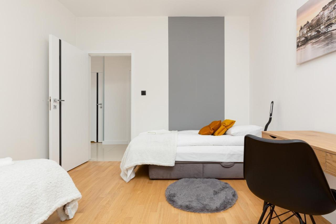 Park Arkadia Apartment With Parking Mokotow By Noclegi Renters วอร์ซอ ภายนอก รูปภาพ